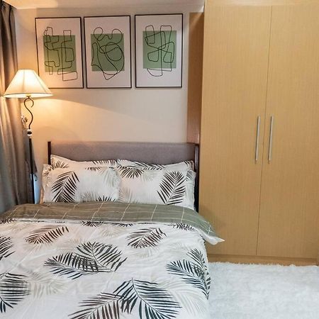 A2J Luxury 2Br Bgc Uptown Suite Near Uptown Mall Manila Dış mekan fotoğraf
