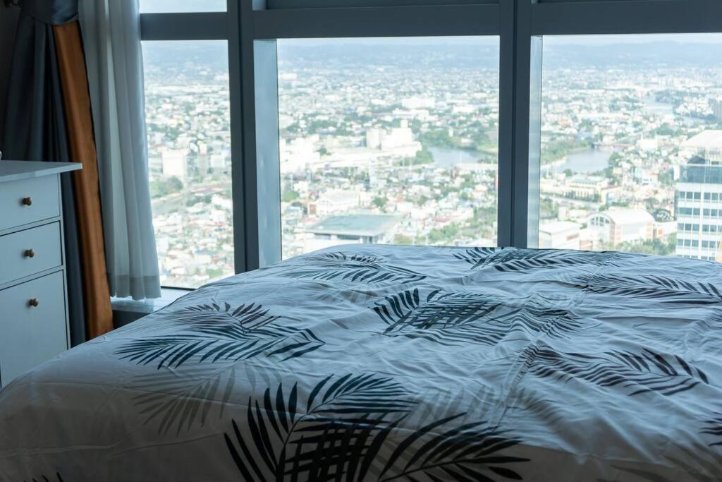 A2J Luxury 2Br Bgc Uptown Suite Near Uptown Mall Manila Dış mekan fotoğraf