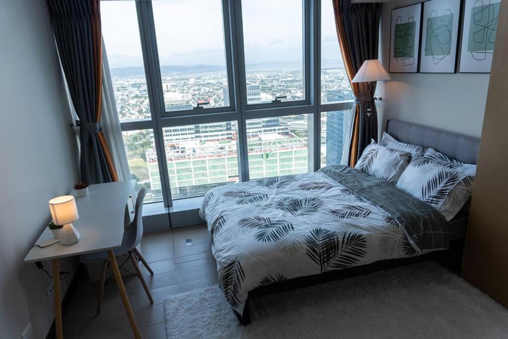 A2J Luxury 2Br Bgc Uptown Suite Near Uptown Mall Manila Dış mekan fotoğraf