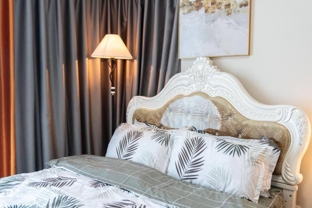 A2J Luxury 2Br Bgc Uptown Suite Near Uptown Mall Manila Dış mekan fotoğraf