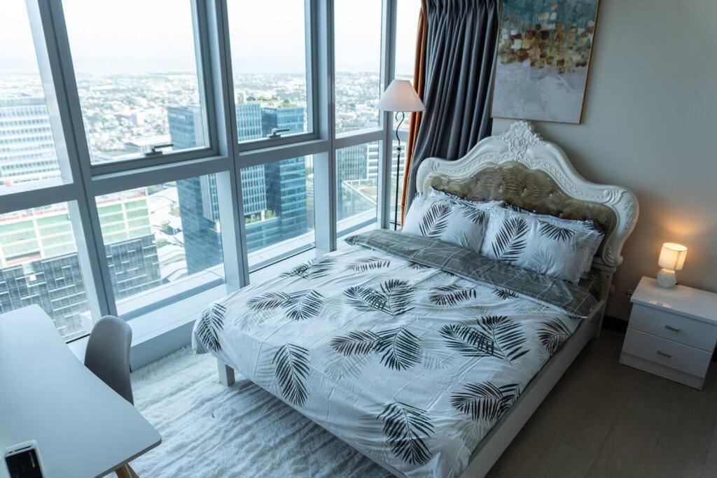 A2J Luxury 2Br Bgc Uptown Suite Near Uptown Mall Manila Dış mekan fotoğraf