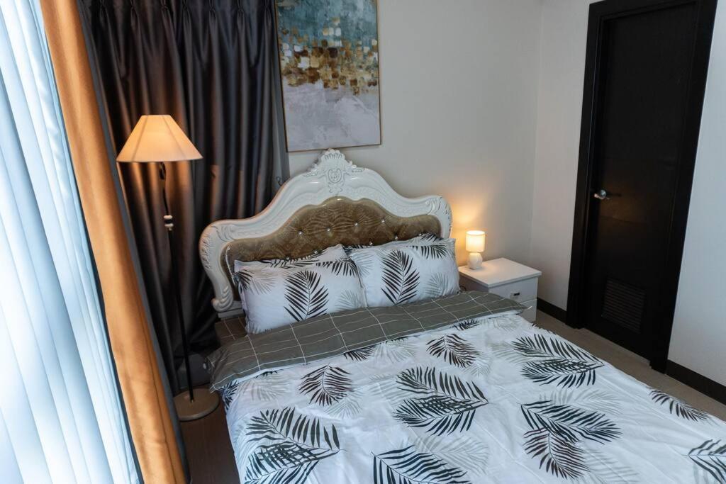 A2J Luxury 2Br Bgc Uptown Suite Near Uptown Mall Manila Dış mekan fotoğraf