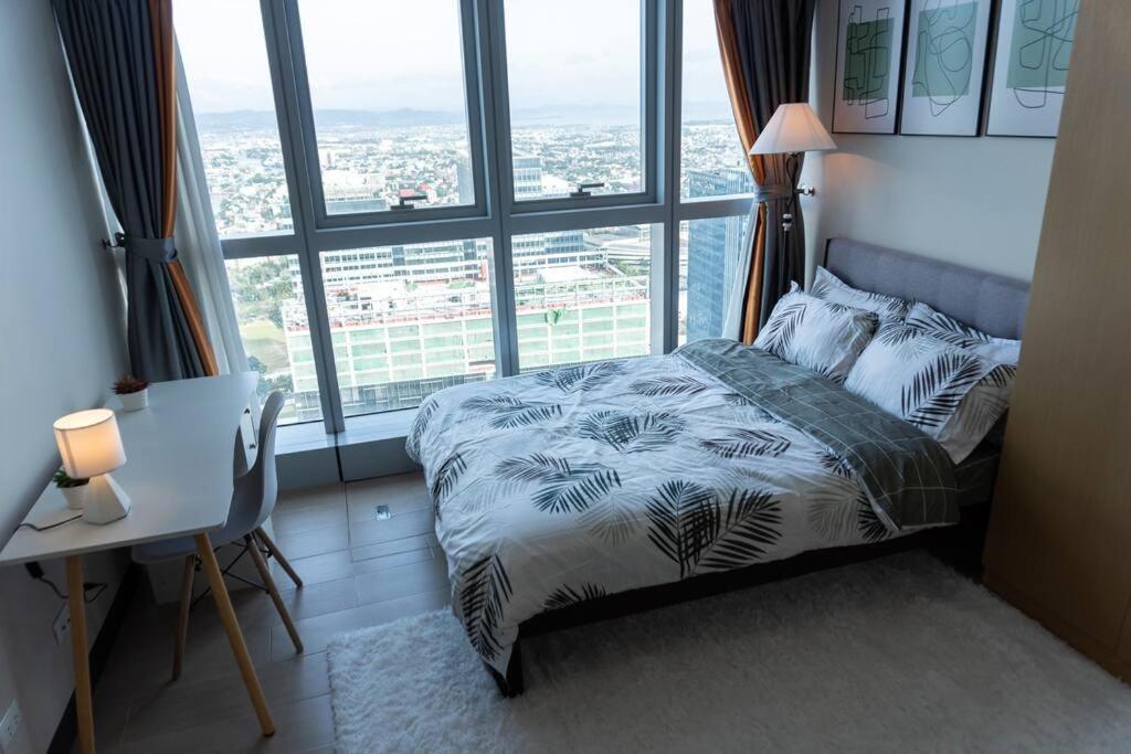 A2J Luxury 2Br Bgc Uptown Suite Near Uptown Mall Manila Dış mekan fotoğraf