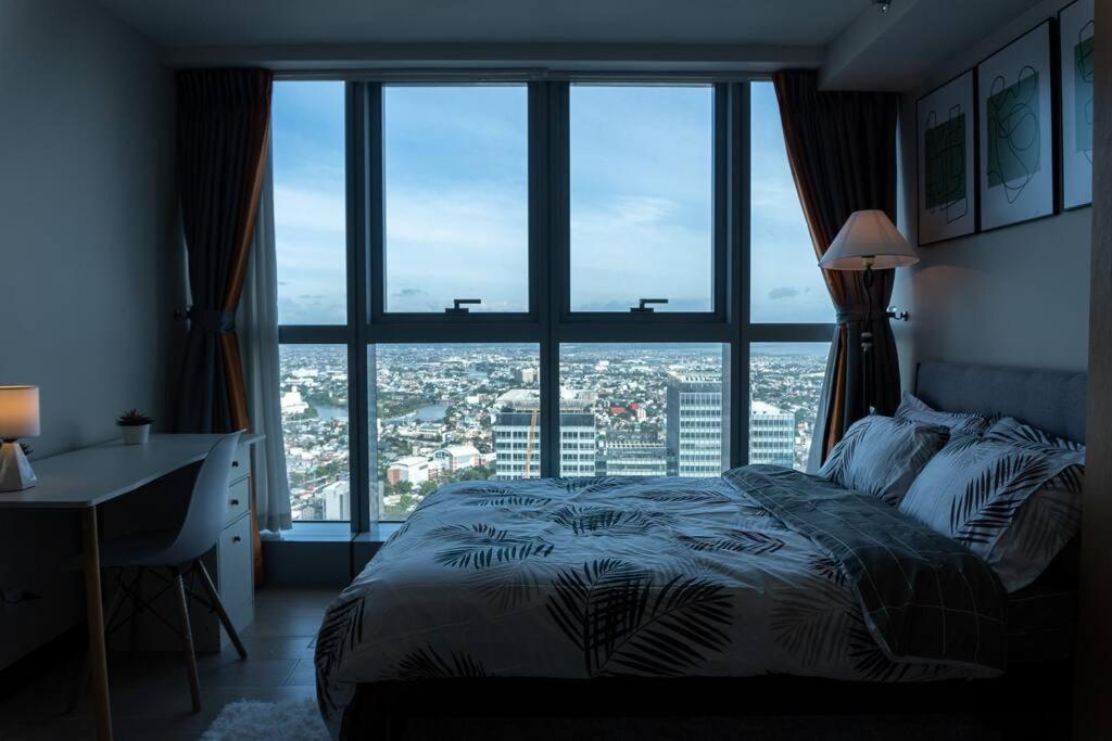 A2J Luxury 2Br Bgc Uptown Suite Near Uptown Mall Manila Dış mekan fotoğraf