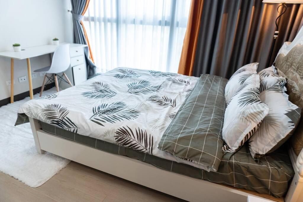 A2J Luxury 2Br Bgc Uptown Suite Near Uptown Mall Manila Dış mekan fotoğraf