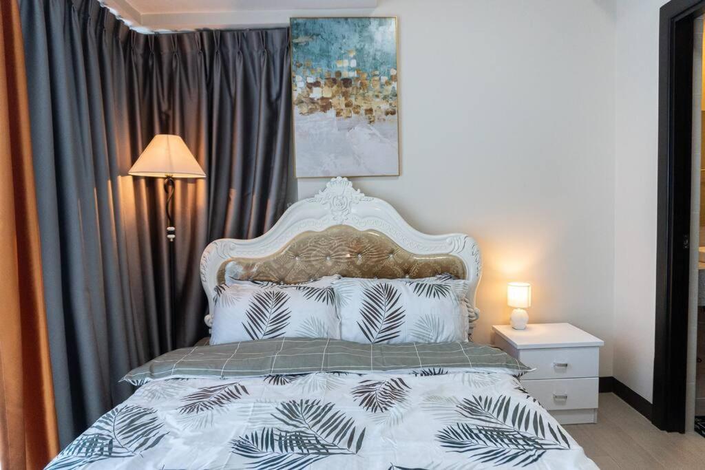 A2J Luxury 2Br Bgc Uptown Suite Near Uptown Mall Manila Dış mekan fotoğraf