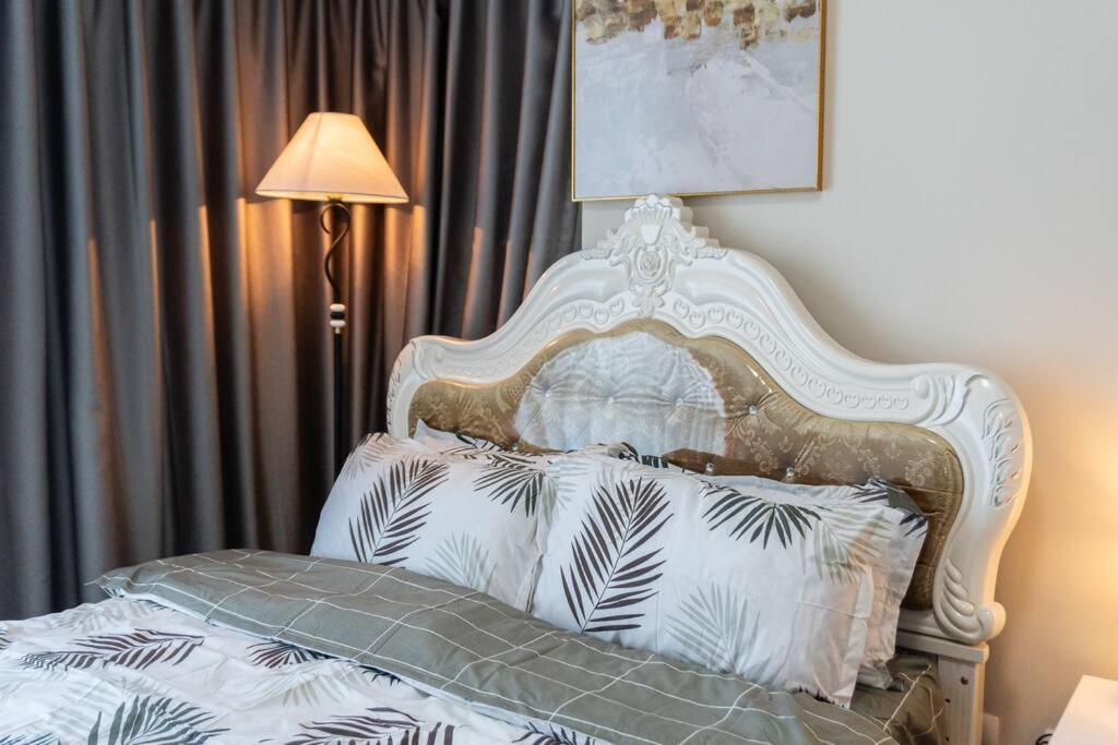 A2J Luxury 2Br Bgc Uptown Suite Near Uptown Mall Manila Dış mekan fotoğraf