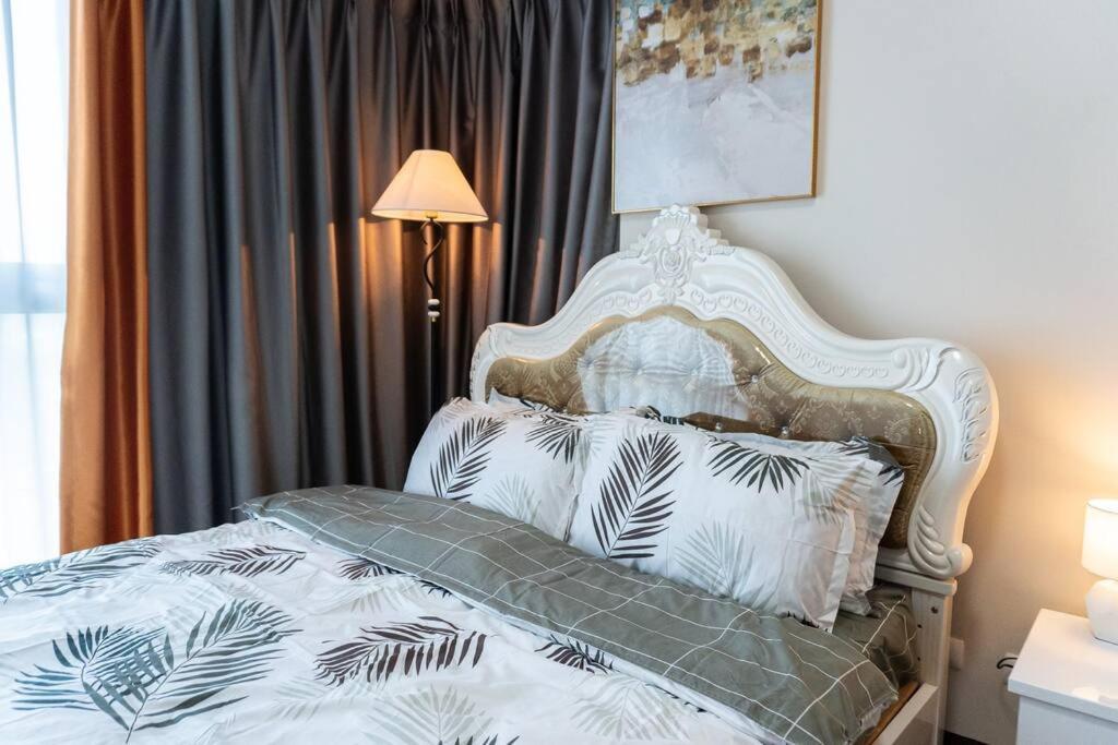 A2J Luxury 2Br Bgc Uptown Suite Near Uptown Mall Manila Dış mekan fotoğraf