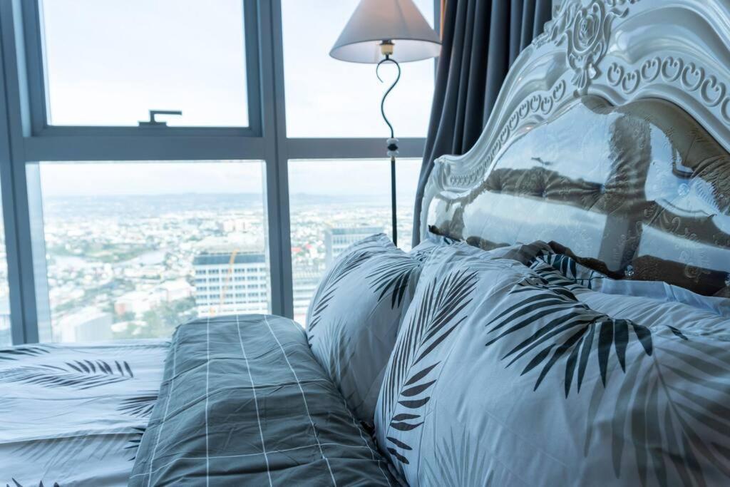 A2J Luxury 2Br Bgc Uptown Suite Near Uptown Mall Manila Dış mekan fotoğraf