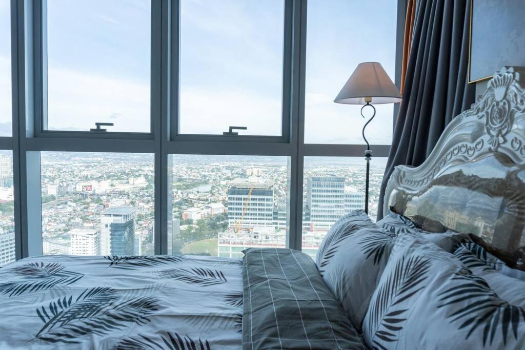 A2J Luxury 2Br Bgc Uptown Suite Near Uptown Mall Manila Dış mekan fotoğraf