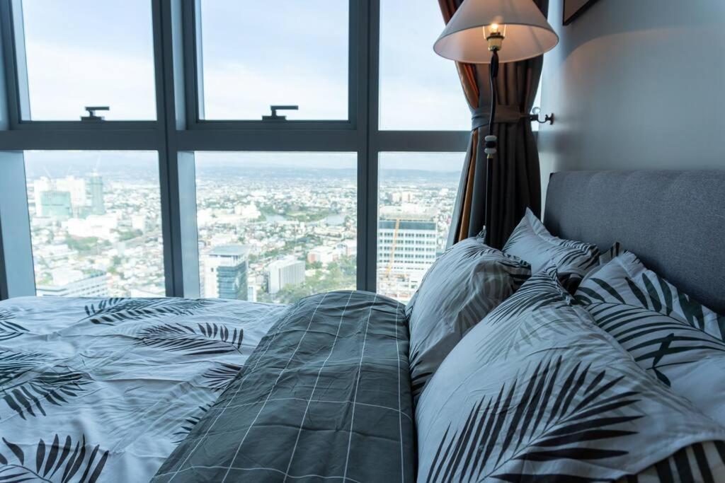 A2J Luxury 2Br Bgc Uptown Suite Near Uptown Mall Manila Dış mekan fotoğraf