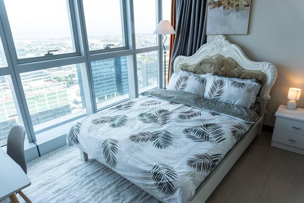 A2J Luxury 2Br Bgc Uptown Suite Near Uptown Mall Manila Dış mekan fotoğraf